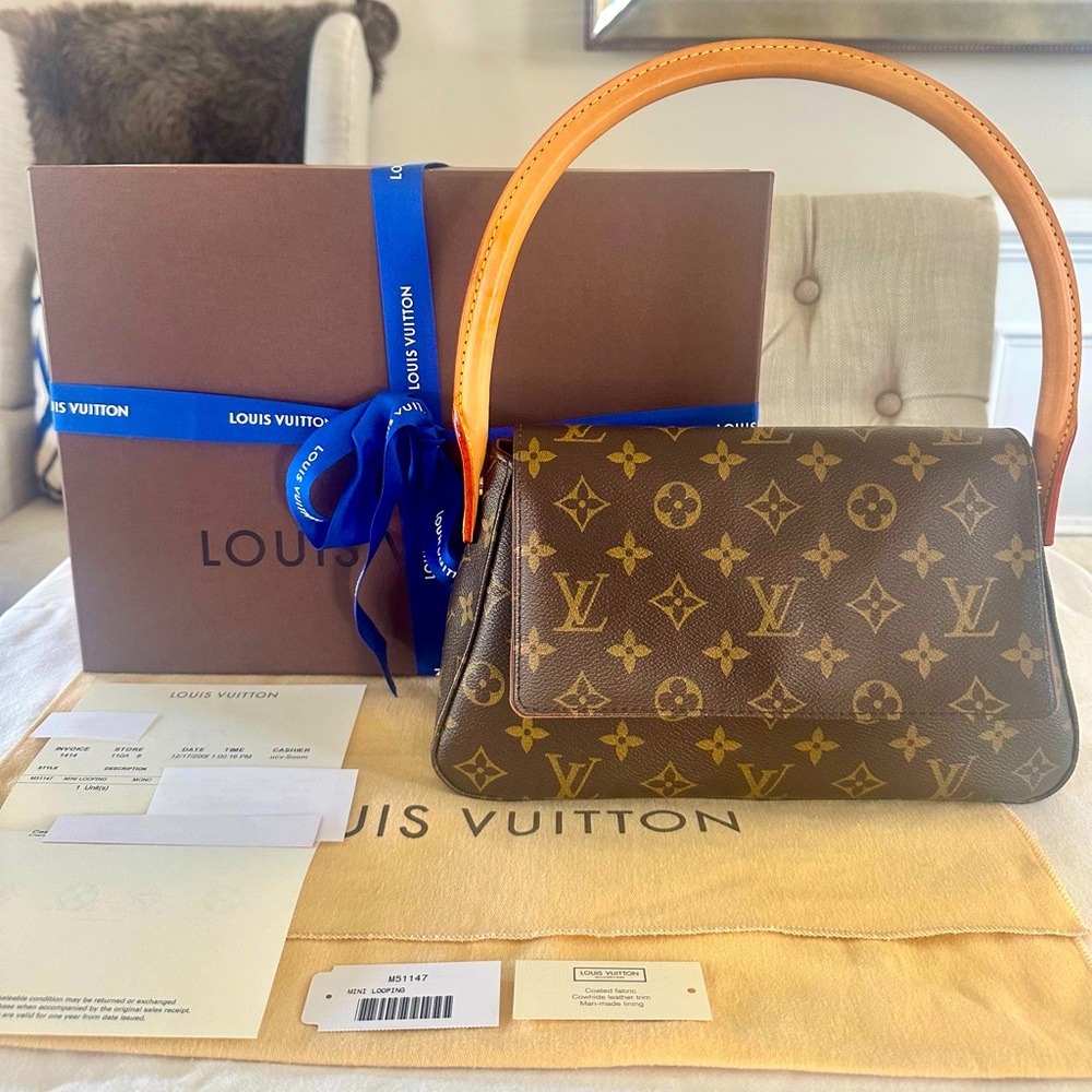 ❌ SOLD ❌ 100% Authentic Louis Vuitton LV Mini Looping Bag with Receipt